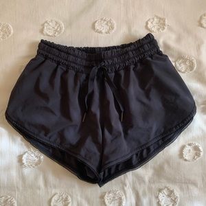 Lululemon women’s running shorts size 2 or 4